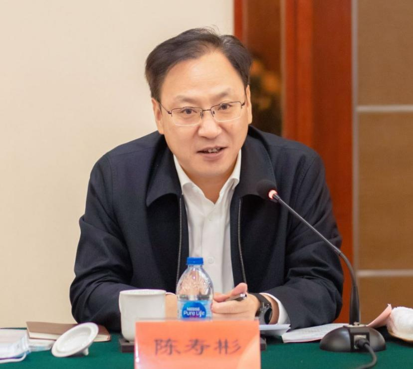 会上,周峰介绍了宜兴与学校前期全国农业科技现代化先行县共建启动