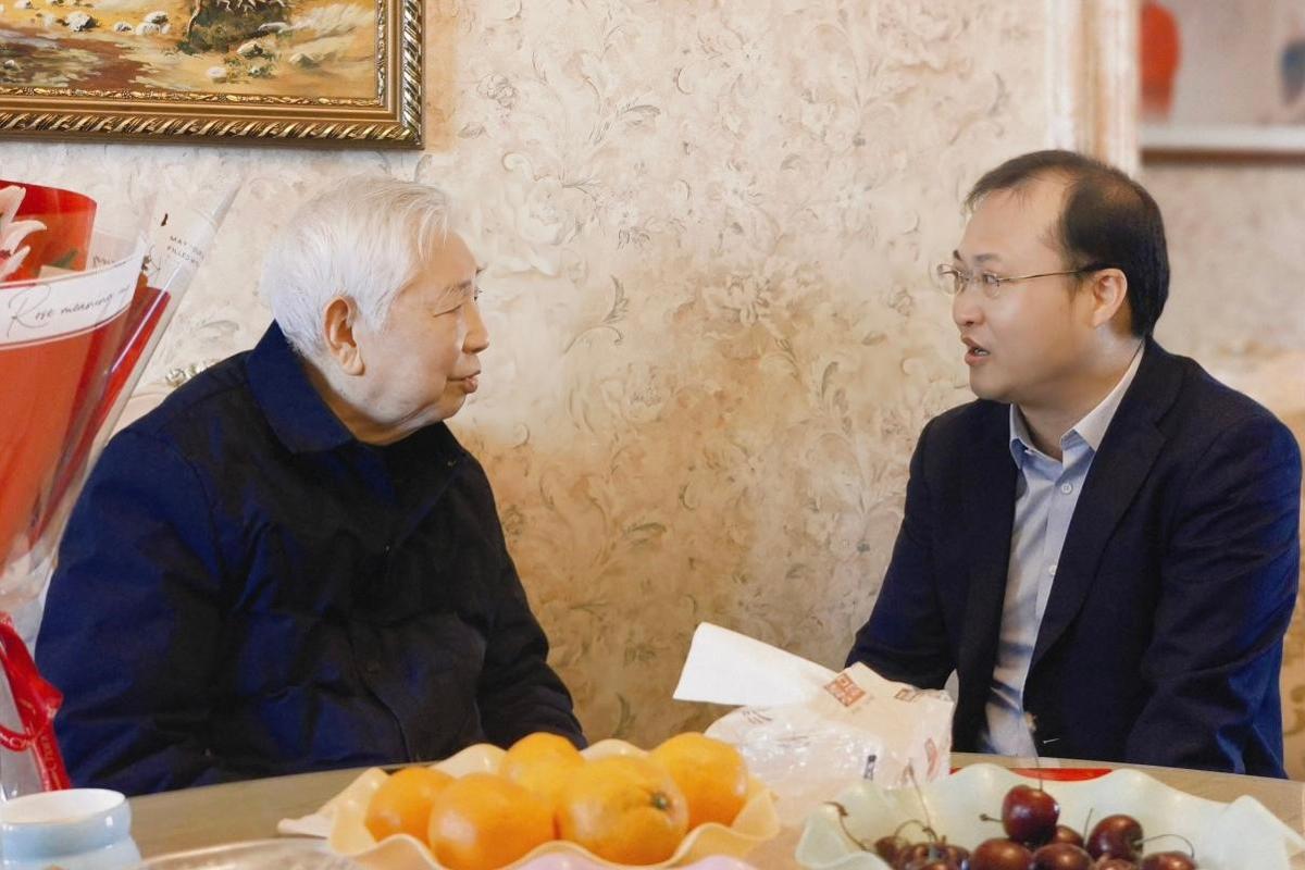 离退休老干部活动方案_学校慰问离退休干部活动_新春佳节走访慰问老领导老党员